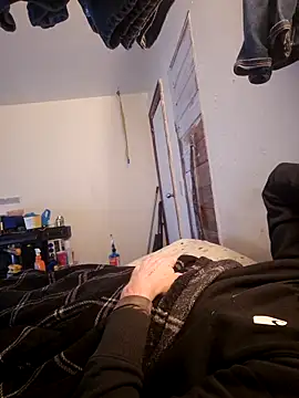 Snapshot of BigDDave6979 chatting on December 15, 1:54 am BigDDave6979 online show from December 15, 1:54 am