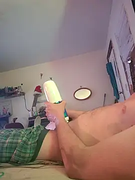 Snapshot of BigDDave6979 chatting on March 1, 1:07 am BigDDave6979 online show from March 1, 1:07 am