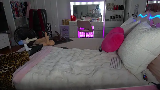 emmagray001 online show from February 4, 2:34 pm