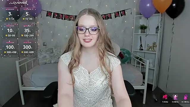 Snapshot of Polly__Cutie chatting on November 2, 5:32 am Polly Cutie online show from November 2, 5:32 am