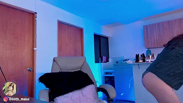 Snapshot of Lilith_malum chatting on October 19, 8:20 pm Lilith malum online show from October 19, 8:20 pm