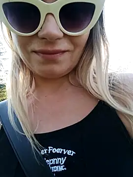 SweetCupcaks online show from July 1, 3:45 pm