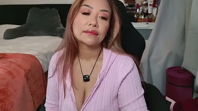 Snapshot of SpikedBella chatting on February 16, 10:17 pm SpikedBella online show from February 16, 10:17 pm