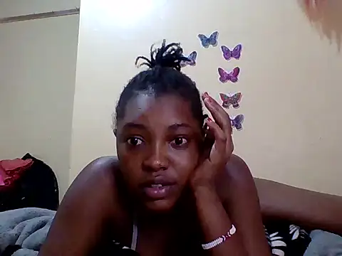 Snapshot of Zara_Twilight chatting on December 11, 10:27 pm Zara Twilight online show from December 11, 10:27 pm