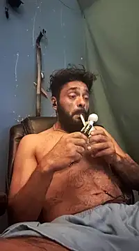 C8L3U online show from December 2, 11:12 am