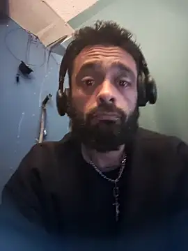 C8L3U online show from December 3, 7:43 am