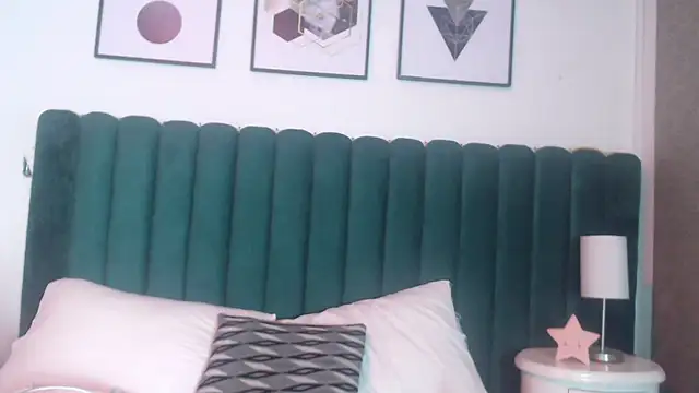 Snapshot of Nicolette_ks_ chatting on November 11, 4:45 am Nicolette ks online show from November 11, 4:45 am