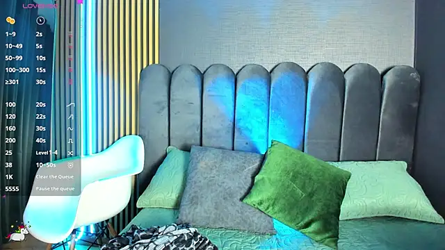 Snapshot of Nicolette_ks_ chatting on December 5, 3:48 am Nicolette ks online show from December 5, 3:48 am