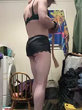 Snapshot of sum1betterthanmost chatting on March 3, 6:37 am sum1betterthanmost online show from March 3, 6:37 am