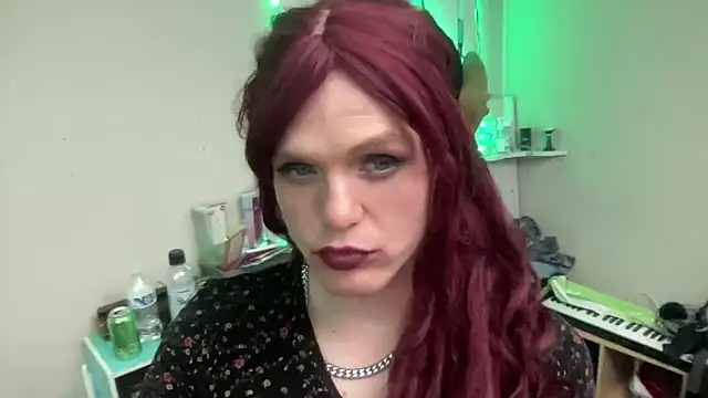 Snapshot of sum1betterthanmost chatting on December 20, 2:40 am sum1betterthanmost online show from December 20, 2:40 am