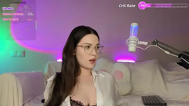 Snapshot of AokiAnna chatting on November 16, 10:32 am AokiAnna online show from November 16, 10:32 am