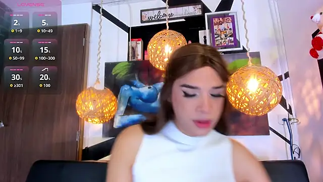 victoria aleia  online show from October 13, 10:10 pm