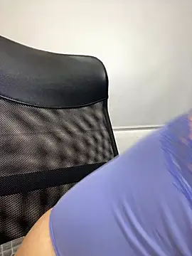 Isakeys  online show from July 3, 5:08 pm