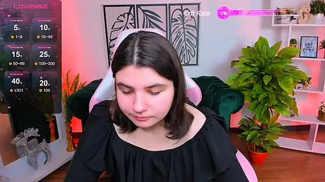 Snapshot of Viola__Shy chatting on January 25, 12:17 am Viola Shy online show from January 25, 12:17 am