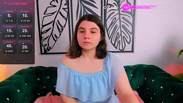 Snapshot of Viola__Shy chatting on January 30, 9:04 pm Viola Shy online show from January 30, 9:04 pm