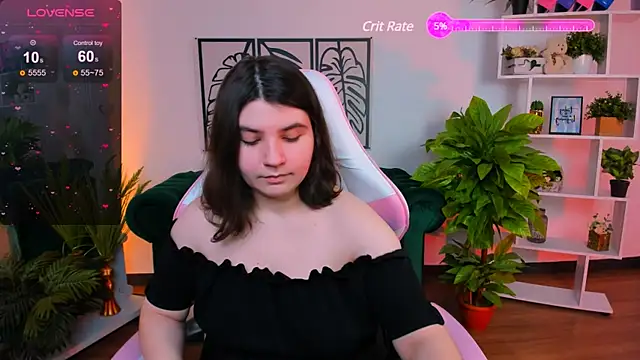 Snapshot of Viola__Shy chatting on February 1, 9:19 pm Viola Shy online show from February 1, 9:19 pm