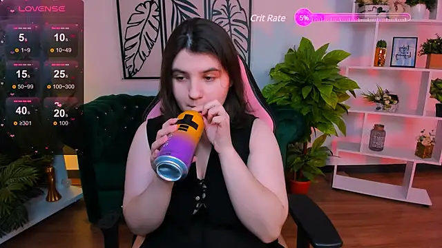 Snapshot of Viola__Shy chatting on February 7, 9:15 pm Viola Shy online show from February 7, 9:15 pm