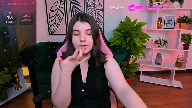 Snapshot of Viola__Shy chatting on February 8, 12:17 am Viola Shy online show from February 8, 12:17 am