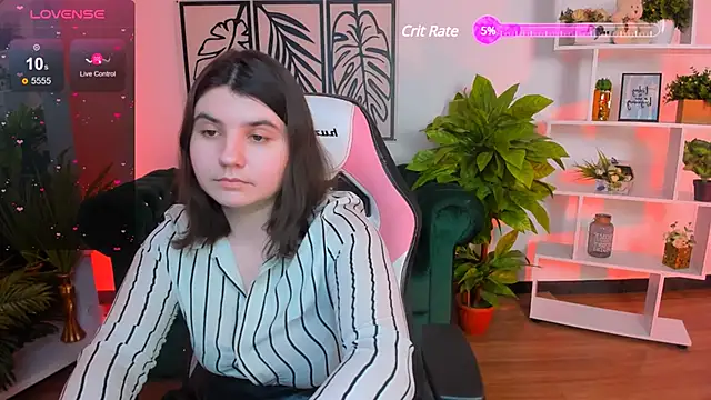 Snapshot of Viola__Shy chatting on February 19, 1:40 am Viola Shy online show from February 19, 1:40 am