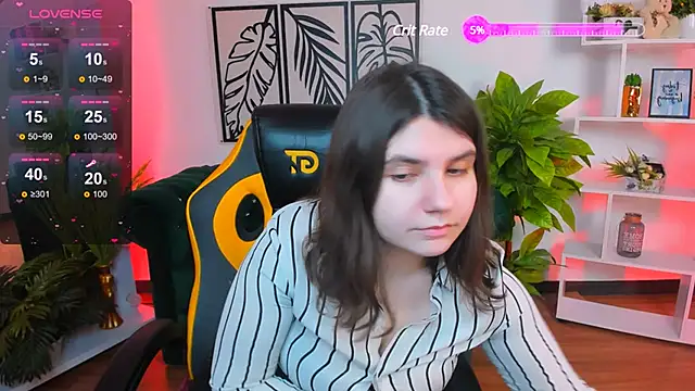 Snapshot of Viola__Shy chatting on March 14, 1:37 am Viola Shy online show from March 14, 1:37 am