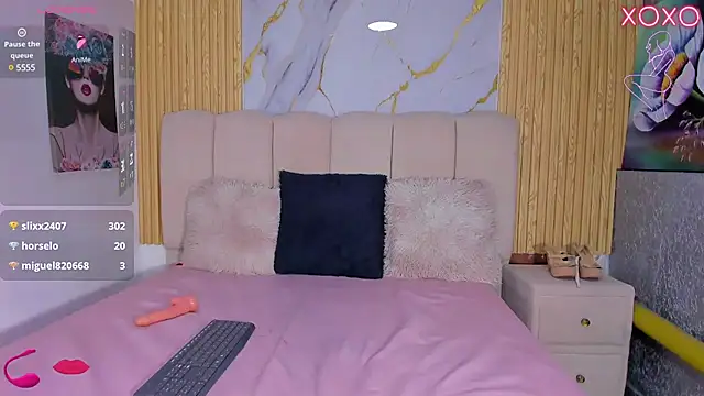 Snapshot of EmmyCruzZ chatting on March 5, 10:43 pm EmmyCruzZ online show from March 5, 10:43 pm