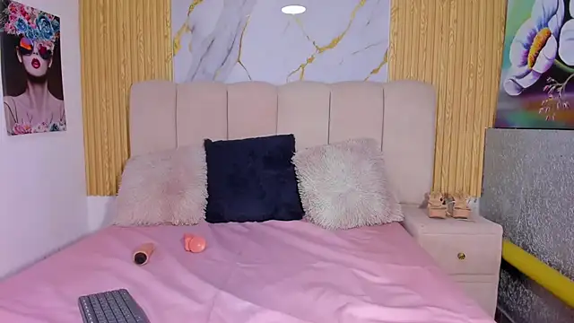 Snapshot of EmmyCruzZ chatting on March 15, 7:48 pm EmmyCruzZ online show from March 15, 7:48 pm