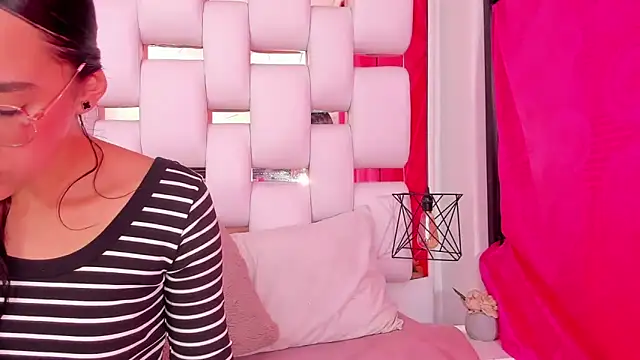 EmmyCruzZ online show from November 29, 7:17 pm