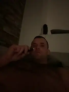 Snapshot of MateoKimiBi chatting on February 15, 3:52 am MateoKimiBi online show from February 15, 3:52 am