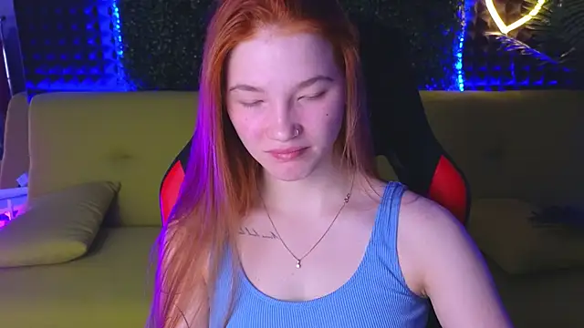 Snapshot of erikabrian chatting on December 10, 1:32 am erikabrian online show from December 10, 1:32 am