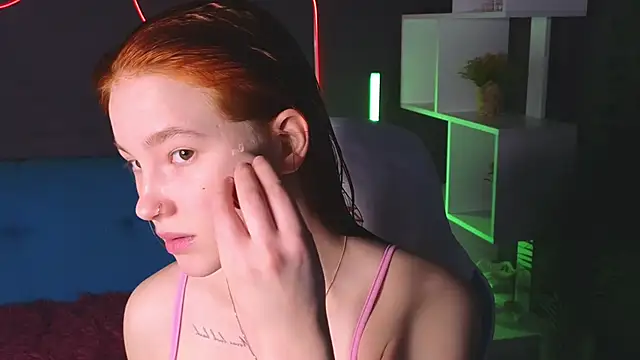 Snapshot of erikabrian chatting on December 11, 8:04 am erikabrian online show from December 11, 8:04 am