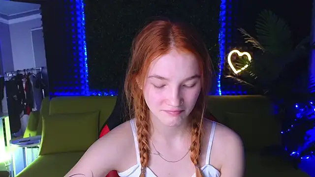 Snapshot of erikabrian chatting on December 12, 1:10 am erikabrian online show from December 12, 1:10 am