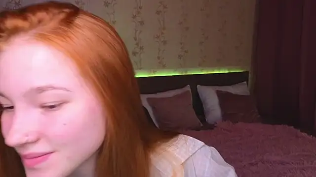 Snapshot of erikabrian chatting on December 21, 1:15 am erikabrian online show from December 21, 1:15 am