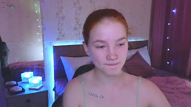 Snapshot of erikabrian chatting on December 24, 4:33 am erikabrian online show from December 24, 4:33 am