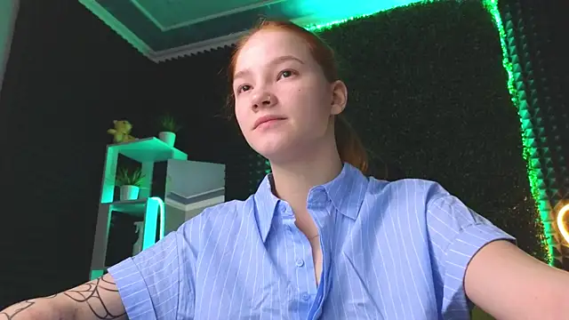 Snapshot of erikabrian chatting on December 28, 1:39 am erikabrian online show from December 28, 1:39 am