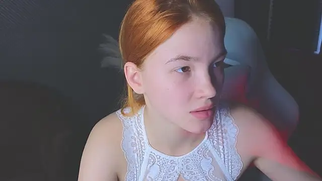 Snapshot of erikabrian chatting on October 5, 8:12 am erikabrian online show from October 5, 8:12 am