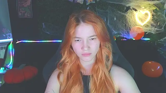 Snapshot of erikabrian chatting on October 28, 2:04 am erikabrian online show from October 28, 2:04 am