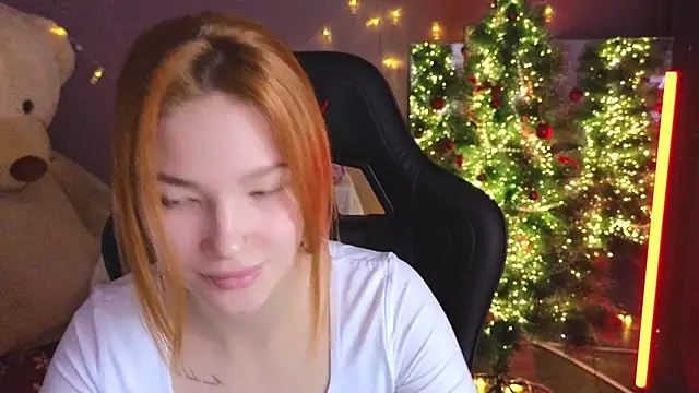 Snapshot of erikabrian chatting on December 14, 9:36 am erikabrian online show from December 14, 9:36 am