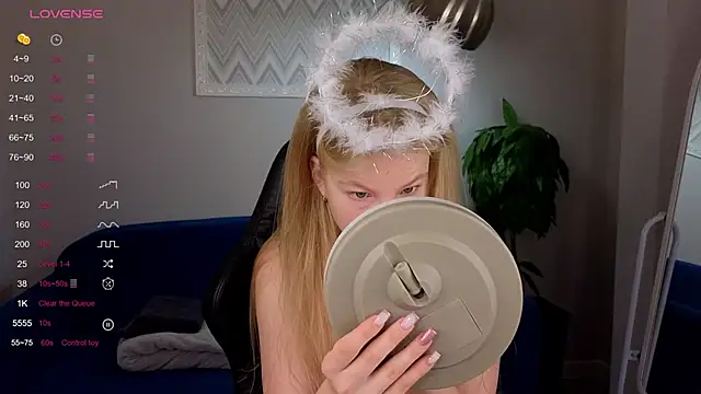 Snapshot of Sarra_Cooper chatting on January 23, 1:08 am Sarra Cooper online show from January 23, 1:08 am