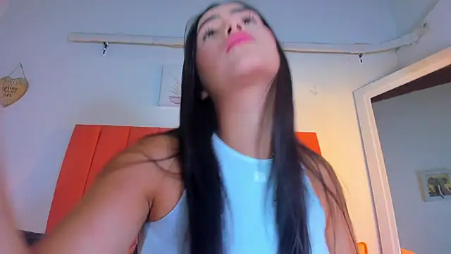 Snapshot of valen_rose0 chatting on December 15, 12:09 pm valen rose0 online show from December 15, 12:09 pm