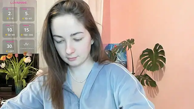 cClandesTina online show from March 11, 9:15 pm