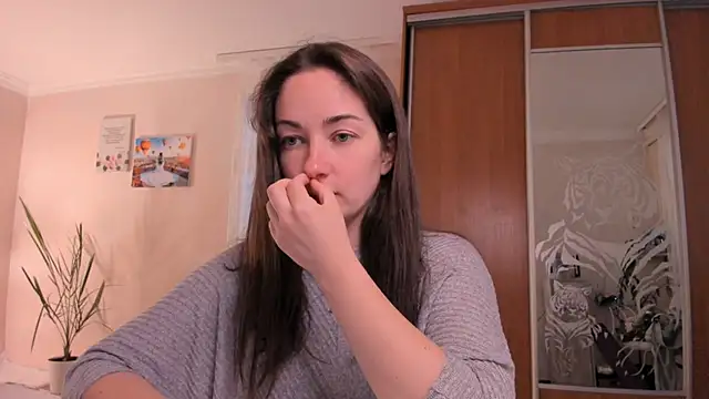 cClandesTina online show from September 9, 3:55 pm