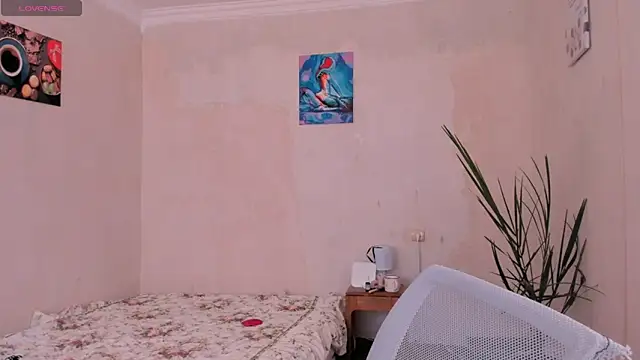 cClandesTina online show from October 6, 8:12 am