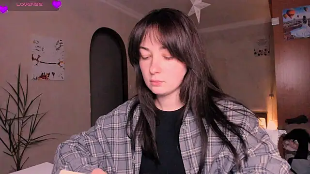 cClandesTina online show from March 12, 6:25 pm