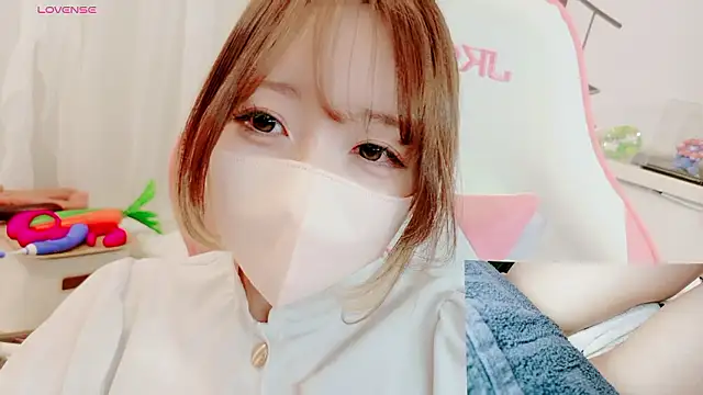 yuayua854 online show from May 1, 7:24 am