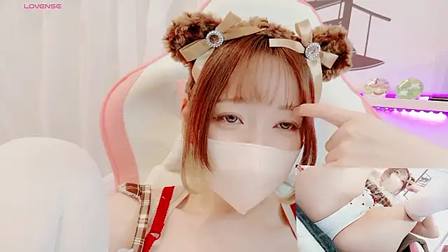 yuayua854 online show from May 3, 4:29 am