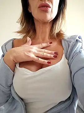 Snapshot of JasmineNoir2 chatting on December 10, 11:54 am JasmineNoir2 online show from December 10, 11:54 am