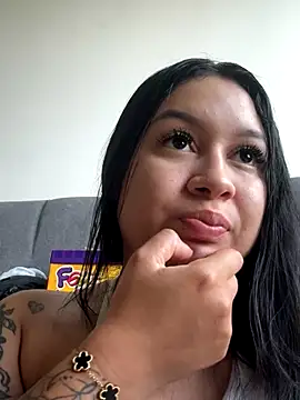 Pretty Isadora online show from December 17, 9:32 pm