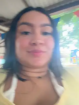 Pretty Isadora online show from June 28, 3:51 pm