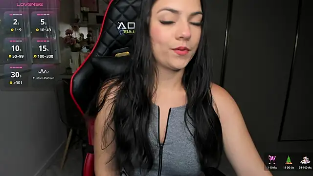 Snapshot of ivyy_scott chatting on December 2, 12:38 am ivyy scott online show from December 2, 12:38 am