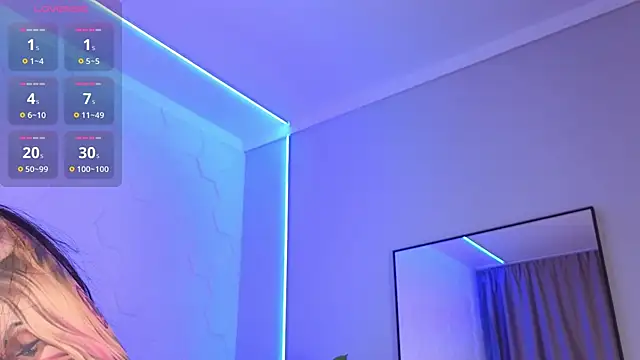 Snapshot of EvaCanton chatting on December 3, 11:55 am EvaCanton online show from December 3, 11:55 am